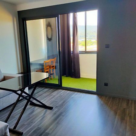 Appartement En Duplex Au 3Ieme Etage Sans Ascenseur Hyeres Luaran gambar