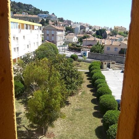 Appartement En Duplex Au 3Ieme Etage Sans Ascenseur Hyeres Luaran gambar