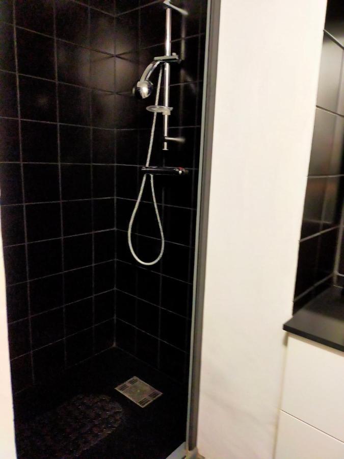 Appartement En Duplex Au 3Ieme Etage Sans Ascenseur Hyeres Luaran gambar