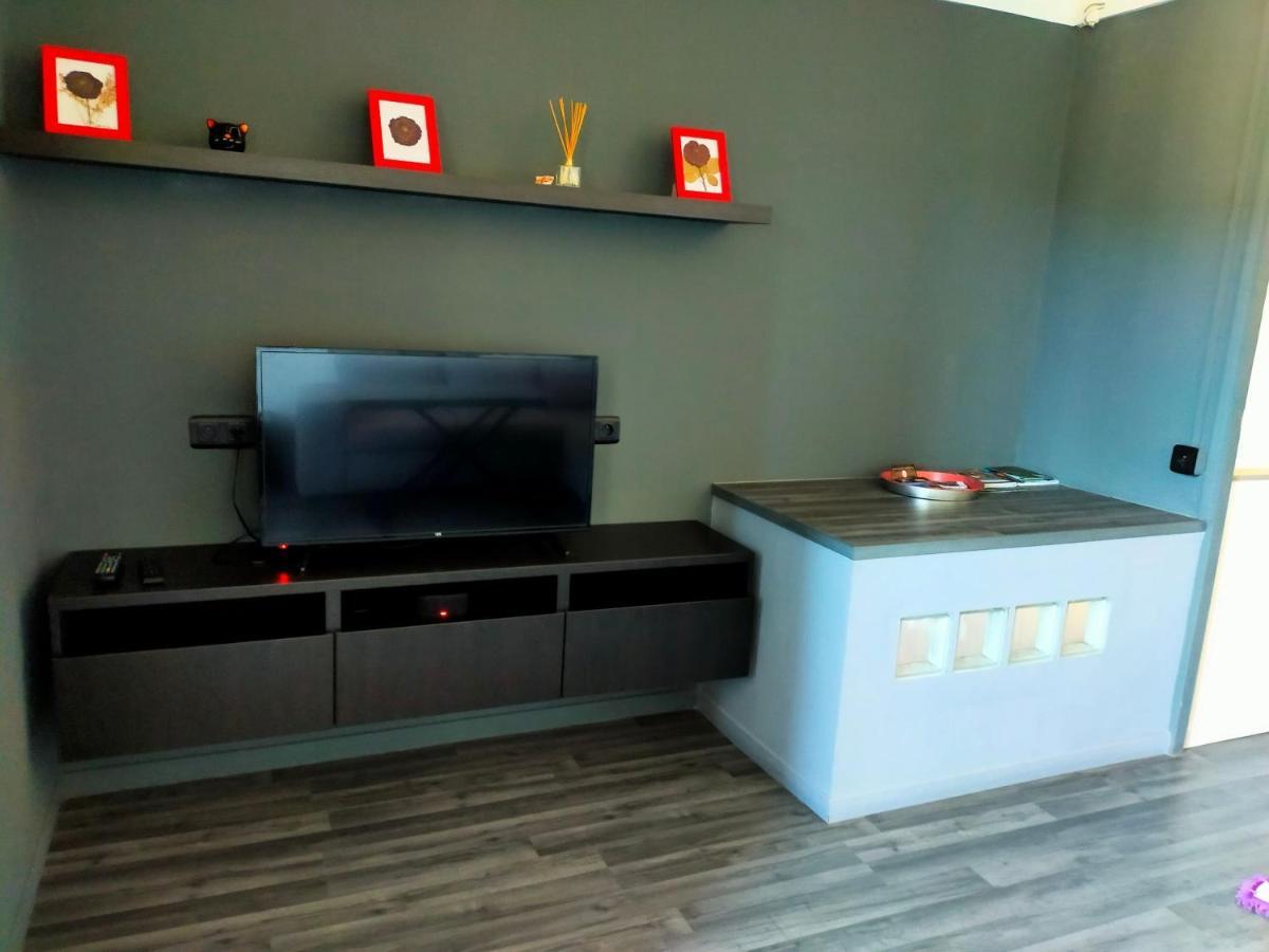 Appartement En Duplex Au 3Ieme Etage Sans Ascenseur Hyeres Luaran gambar