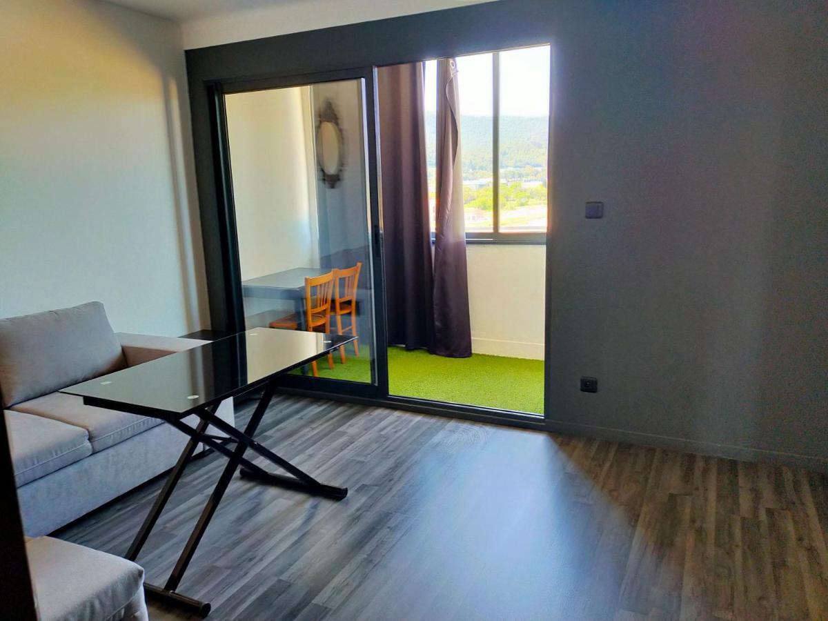 Appartement En Duplex Au 3Ieme Etage Sans Ascenseur Hyeres Luaran gambar