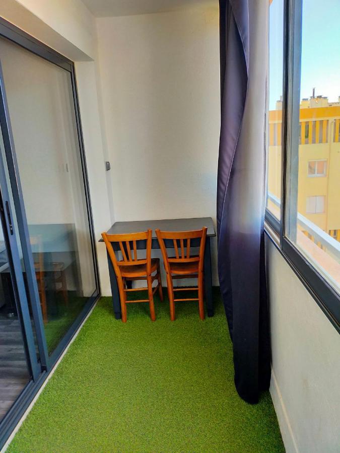 Appartement En Duplex Au 3Ieme Etage Sans Ascenseur Hyeres Luaran gambar