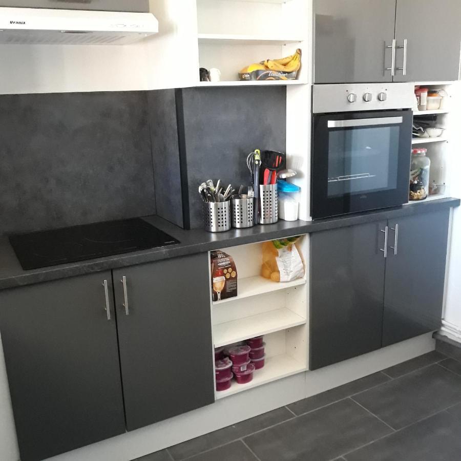 Appartement En Duplex Au 3Ieme Etage Sans Ascenseur Hyeres Luaran gambar