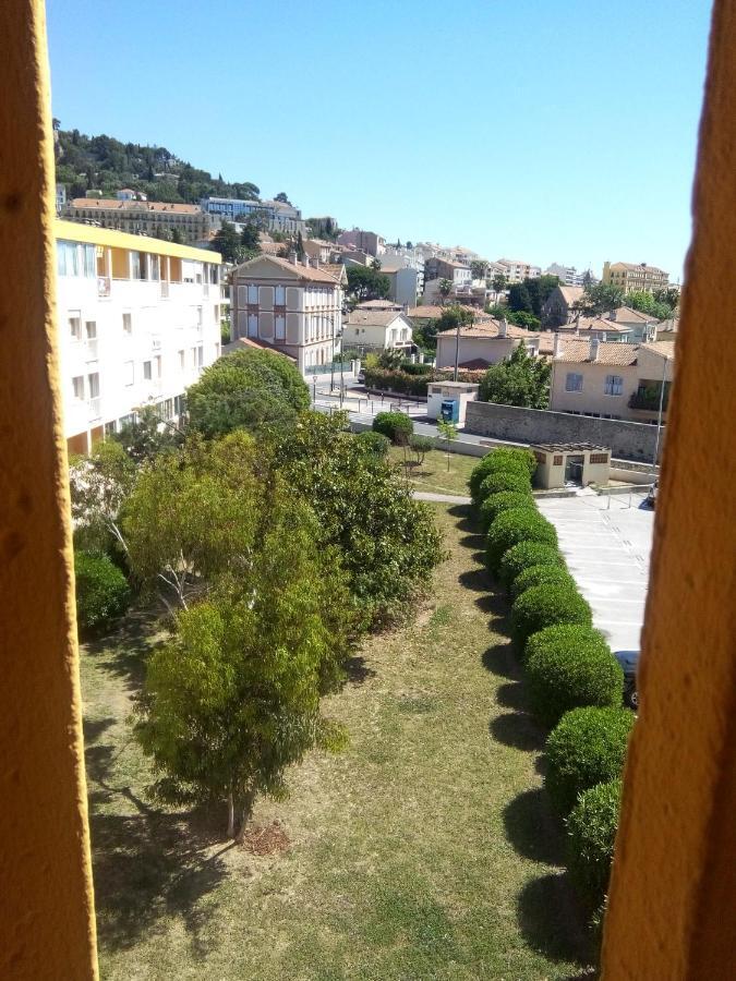 Appartement En Duplex Au 3Ieme Etage Sans Ascenseur Hyeres Luaran gambar
