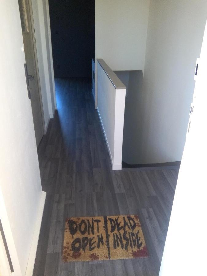 Appartement En Duplex Au 3Ieme Etage Sans Ascenseur Hyeres Luaran gambar